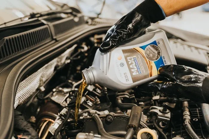 How to Put Oil in Engine Car Mechanic 2018 Made Easy